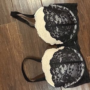 Victoria's Secret Dream Angels lined demi black + cream lace bra